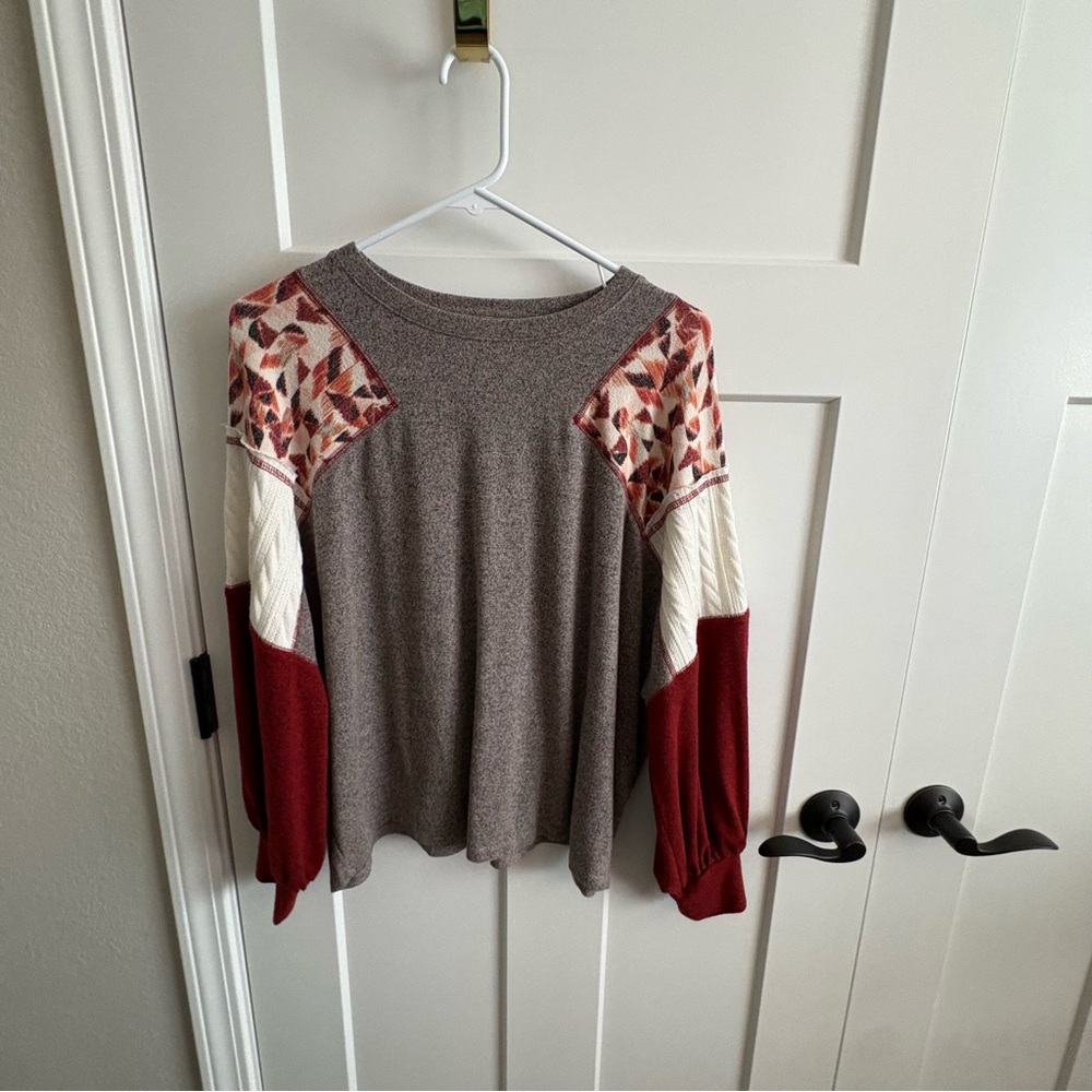 Maurices, ladies, medium, long sleeve, top. School, Teacher, work, casual, cozy.
